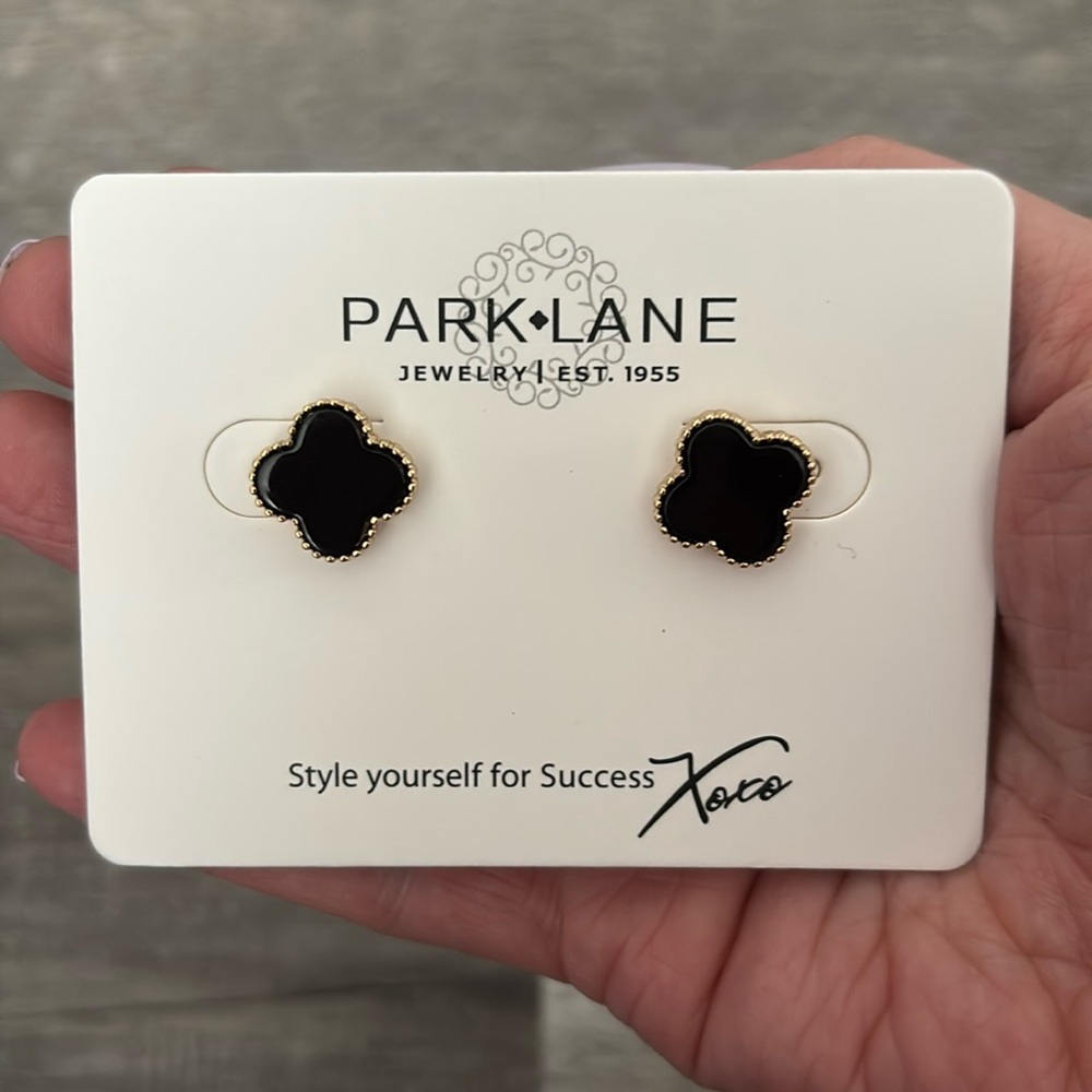 Icon Earrings Black